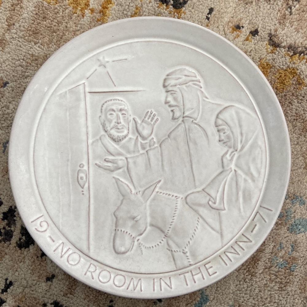Frankoma--1971-No room in the Inn plate 8.25 inches